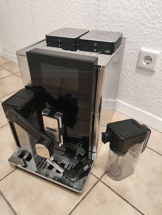 Кавомашина в кожен Дім ® Delonghi Maestosa