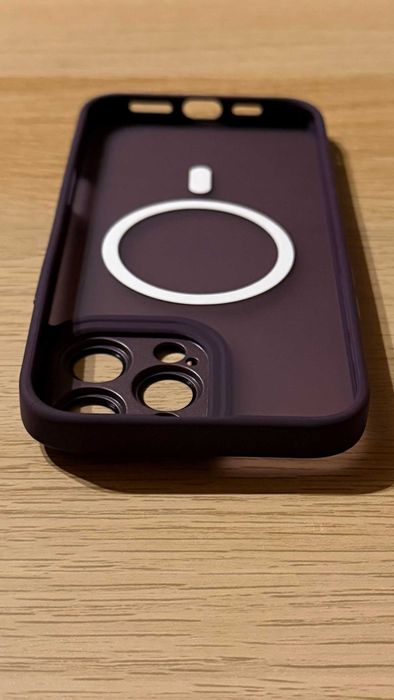 Etui iPhone 16 Pro Max MagSafe osłona aparatu półprzezroczyste fiolet