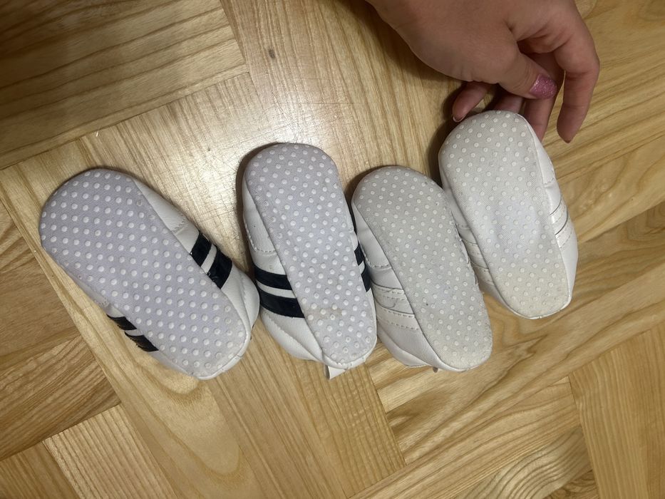 Dwie pary bucikow dla dziecka