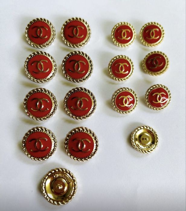 Eleganckie guziczki idealne do swiatecznych stylizacji, cena dot 1 szt