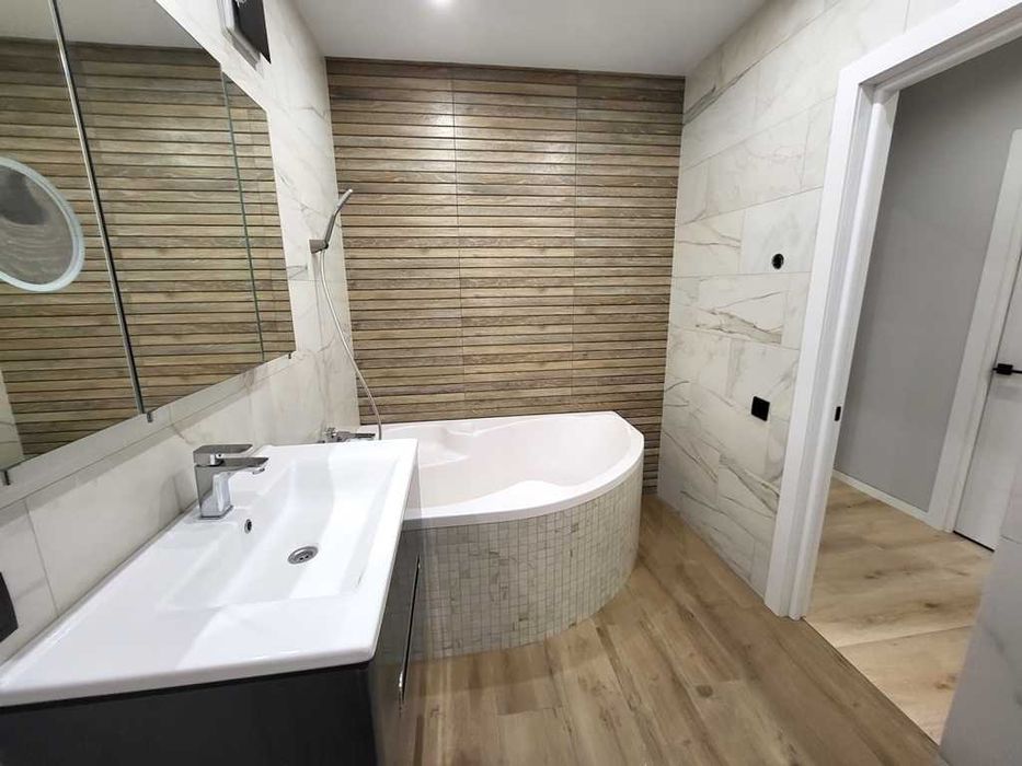 Продажа 2-х к.кв. на этаже кладовка 3,5 кв.м ул. Почтовая д.119, ЖК 1.