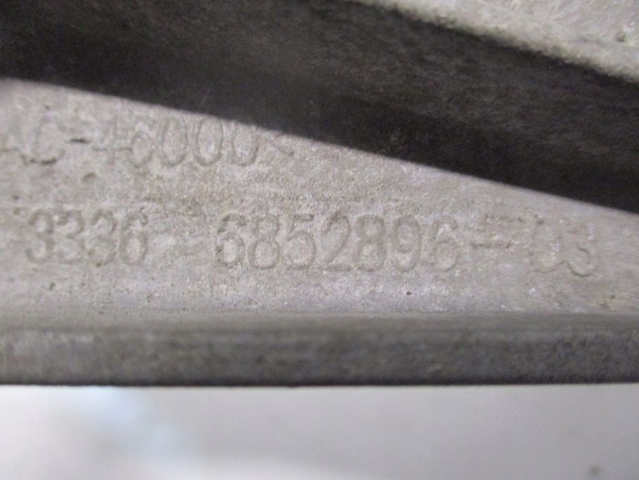 podpora dyfra belka BMW X1 F48 2,0D tył 6852896