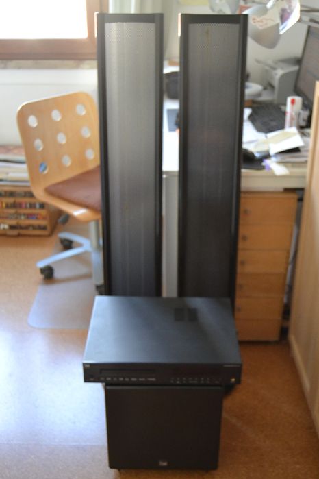 Home Cinema Colunas Electrostática Final Sound 300i+Subwoofer+Receiver