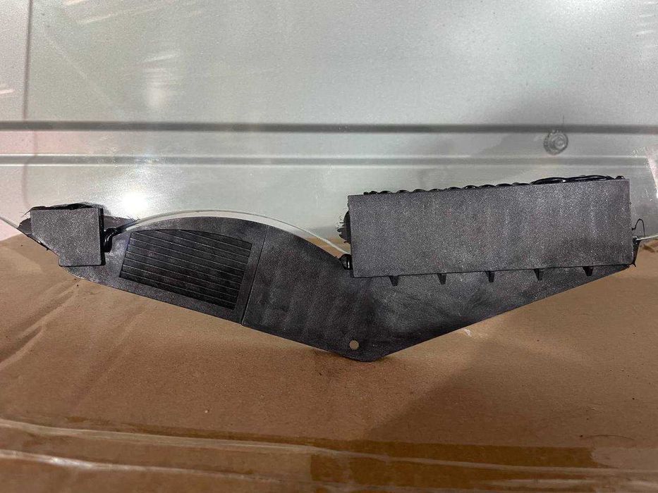 скло переднє ліве тесла Y tesla model Y