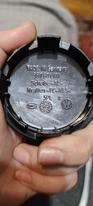 Продам колпачки на диски