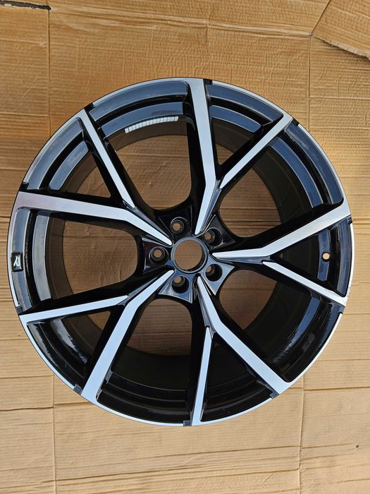 Vw Touareg R line Felga aluminiowa 9.5Jx22H2 ET31