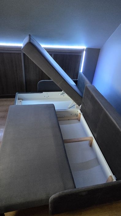 Szary narożnik z funkcją spania (140x200)