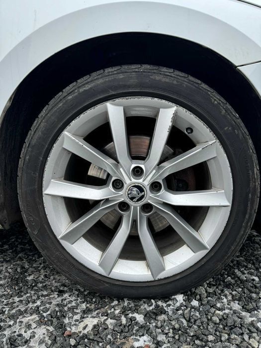Диски з гумою колеса R18 5x112 8J ET44 Skoda Volkswagen
