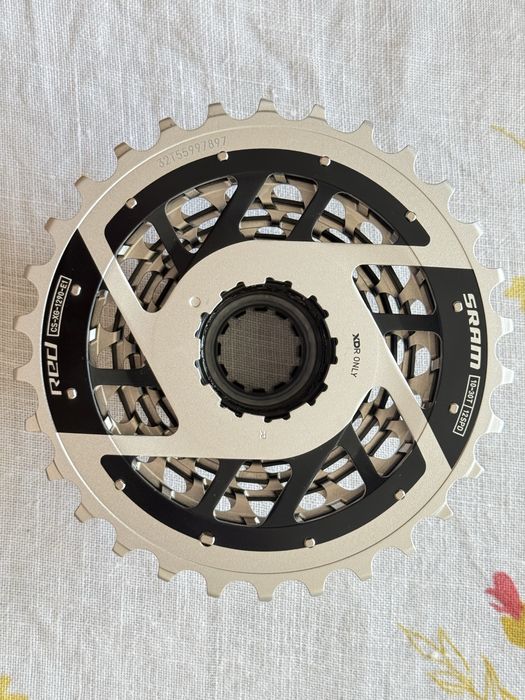 Kaseta Sram Red Axs E1 10/33