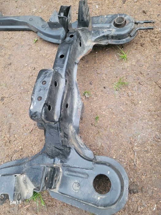 Підрамник передній Hyundai Tucson 2003-2012 балка туксон подрамник