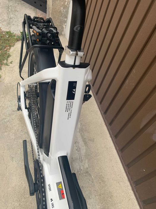 Rower elektryczny CUBE Compact