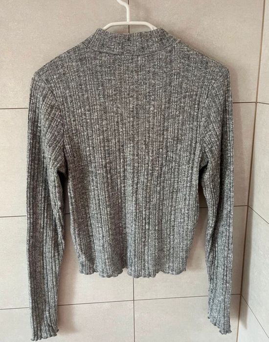 szary dopasowany sweterek New Yorker rozmiar M 38