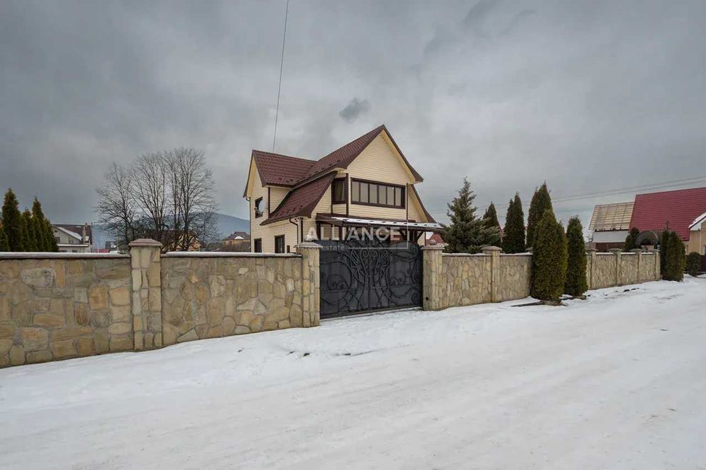 Затишний будинок з ремонтом в Надвірній!