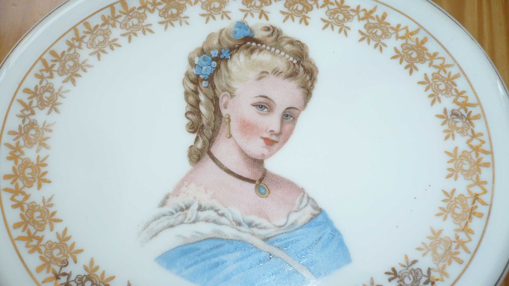 Caixa Guarda Joias em Porcelana Vista Alegre - Antiga