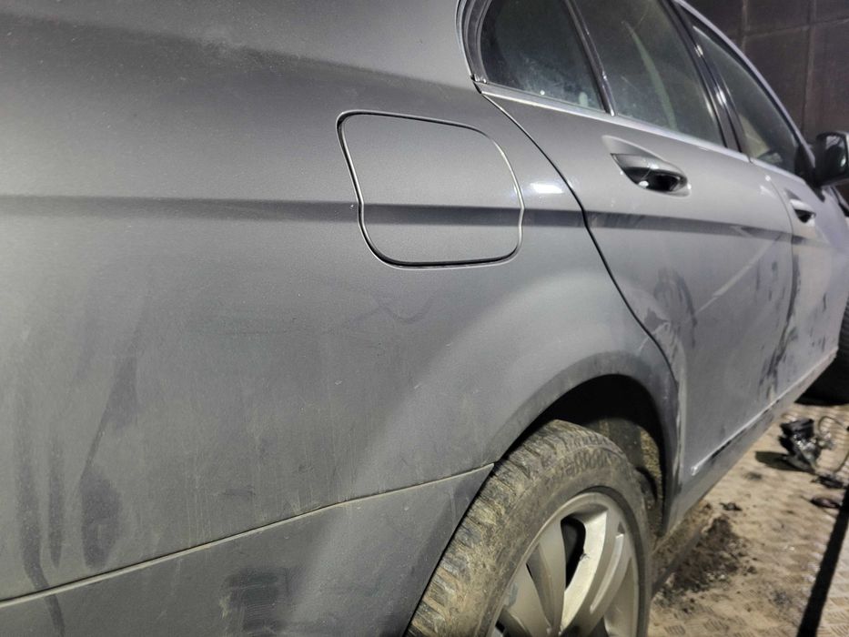 Wszystkie części do  Mercedesa do modelu  W204