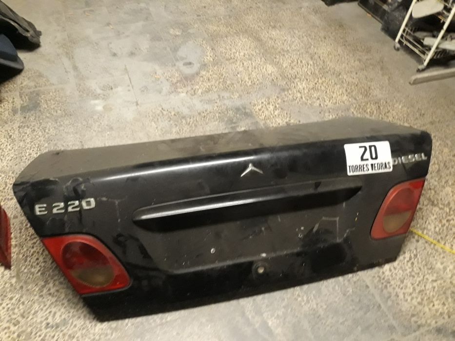 Guarda lamas esquerdo mercedes