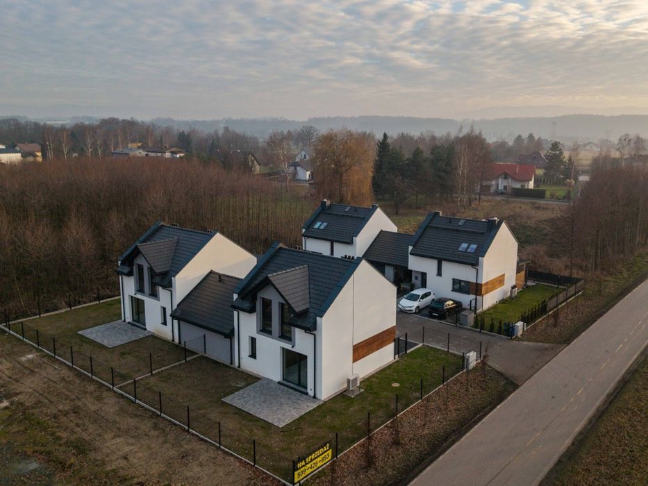 Dom jednorodzinny SASANKA XL z garażem i ogródkiem – nowa inwestycja!!