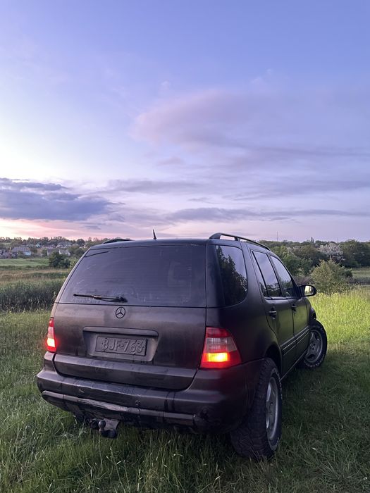 Mercedes-Benz ML 270 2.7 diesel (2002 рік)