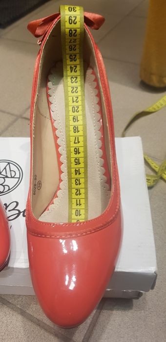 Buty szpilki ,lakierowane,koralowe