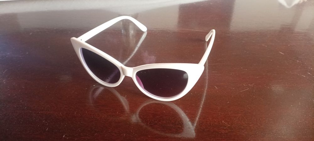 Óculos de sol olho de gato brancos