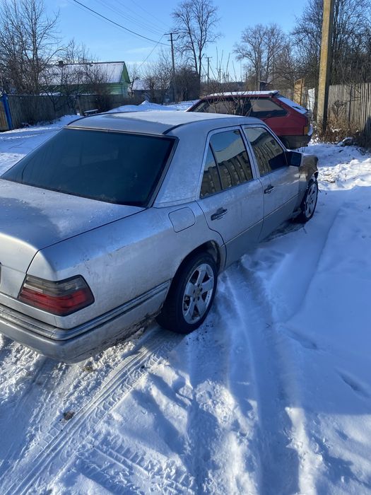 Продам мерс 124