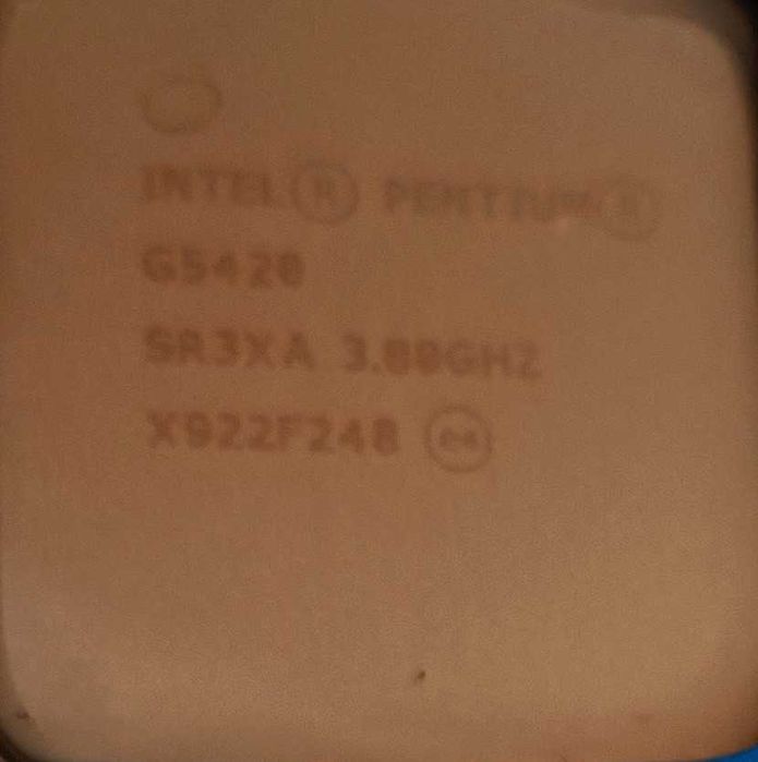 Procesor Intel Pentium G5420
