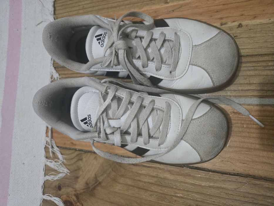 Sapato adidas bom