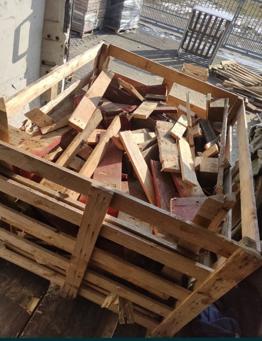 Drzewo do pieca rozpałkowe opał deski połamane palety