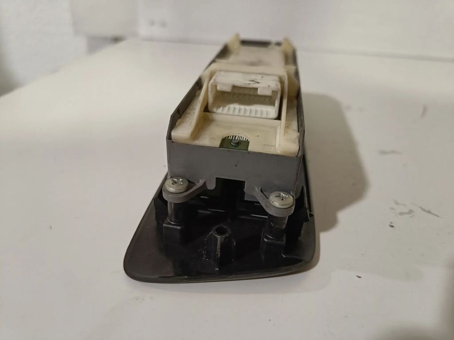 Comando botões interruptor botão vidros Toyota Auris 2010