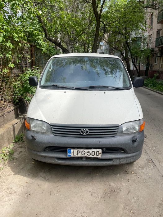 Toyota Hiace грузовий 2.5 дизель в дуже гарному техничному стані