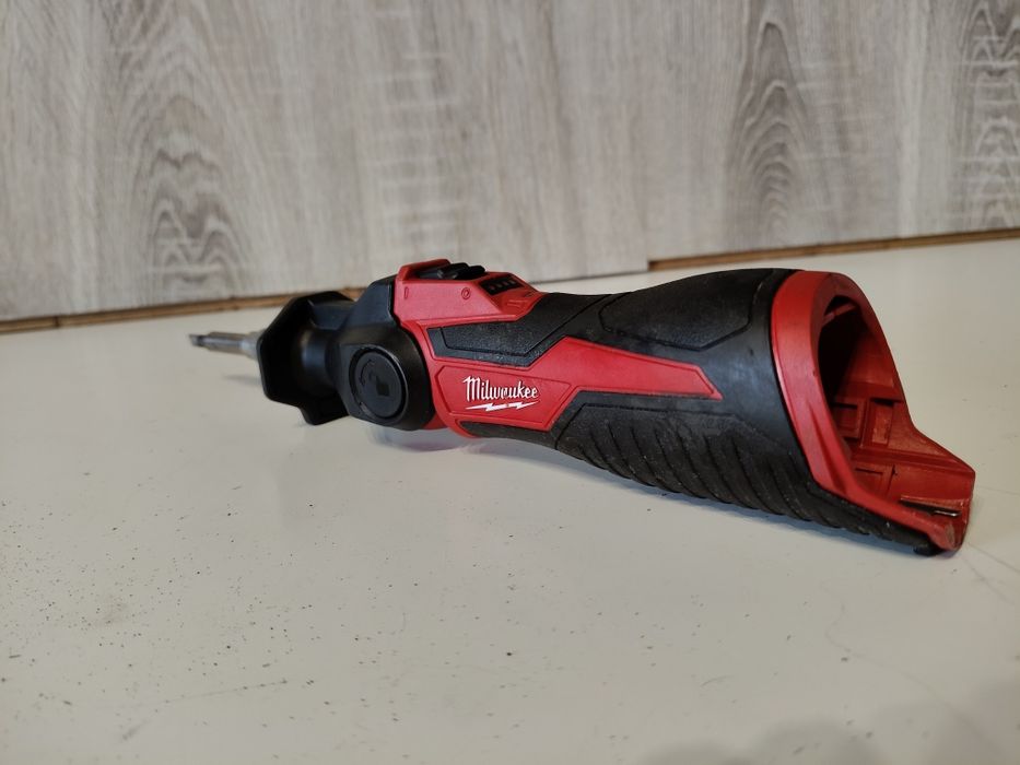 Lutownica  akumulatorowa Milwaukee M12  SI 12v