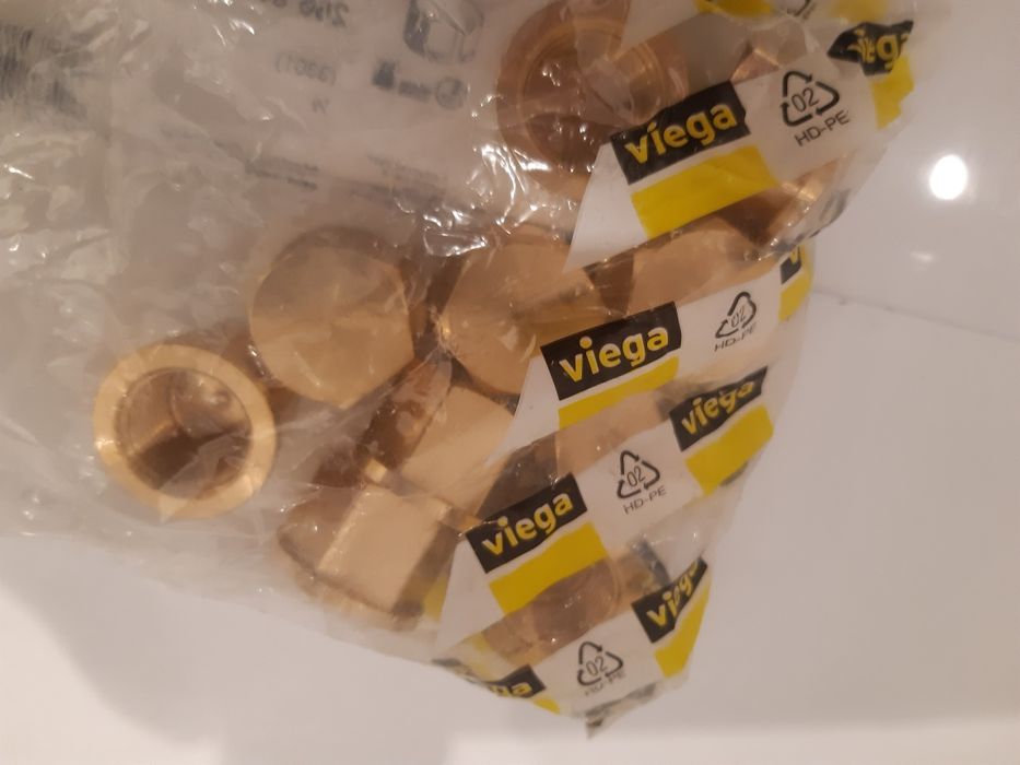 Sprzedam korki mosiężne z gwintem wewnętrznym