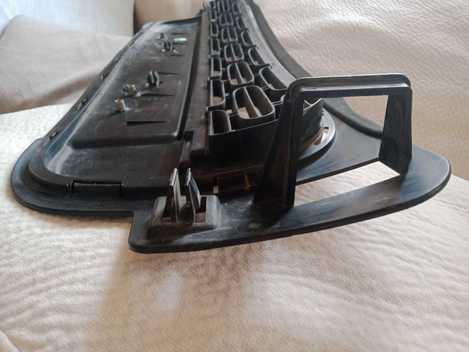 Решітка бамперу переднього Citroen C3