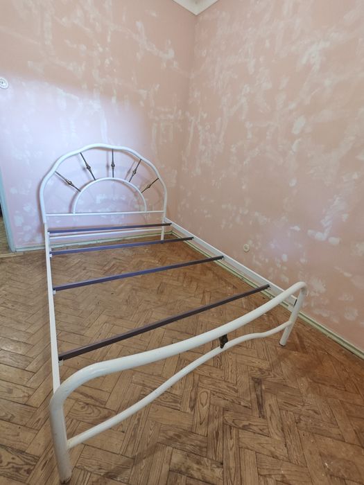 Cama de ferro, branca