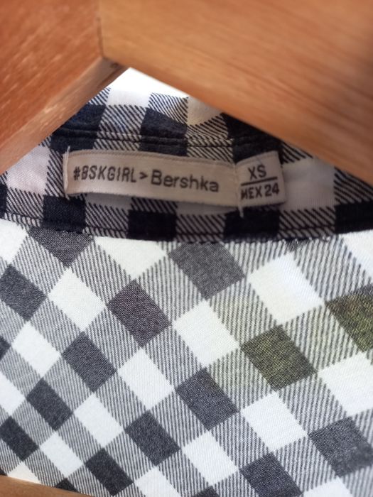 Camisa Quadradinhos Bershka Tam. XS