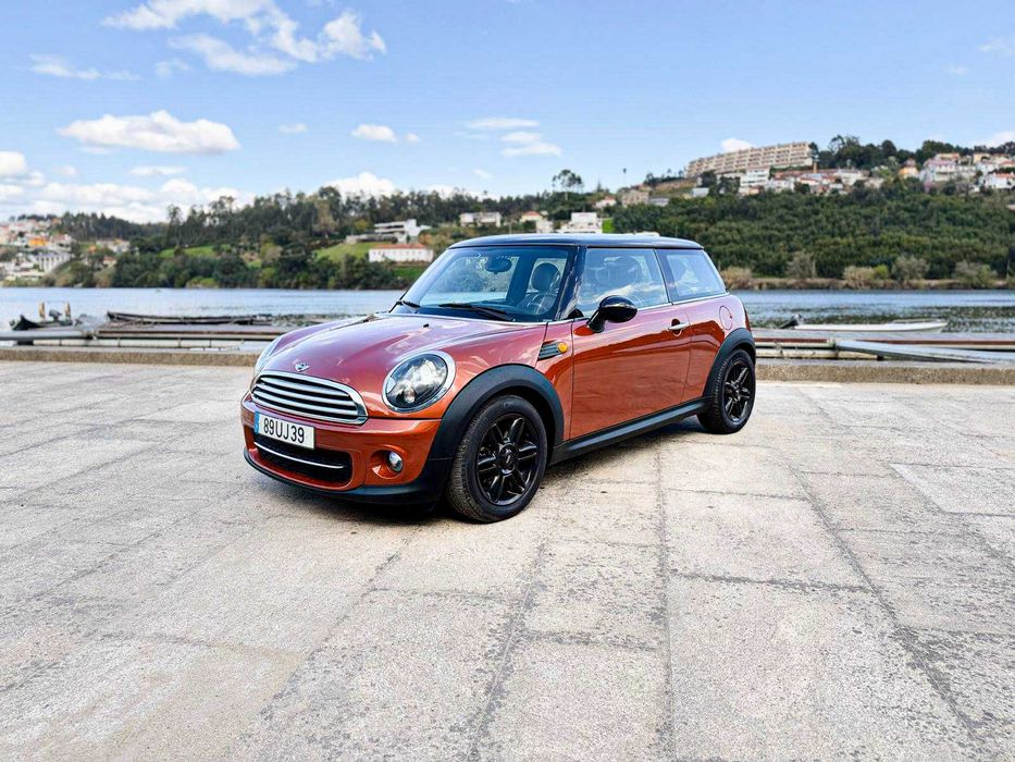 Mini Cooper D 1.6 - Desde 157€ por mês - OFERTA IPHONE 17