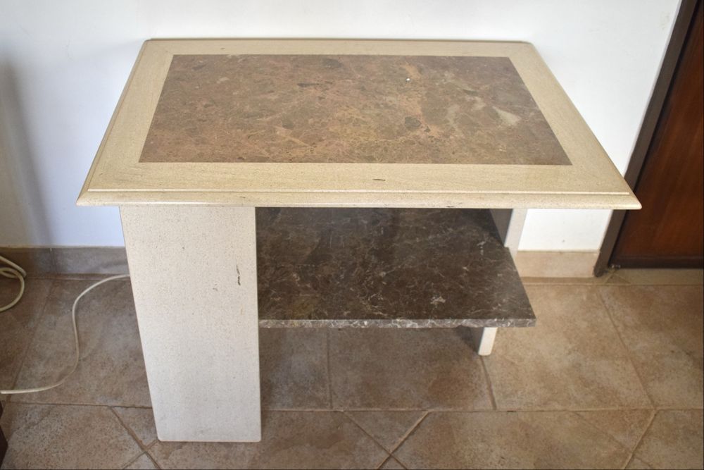 Mesa de apoio em pedra