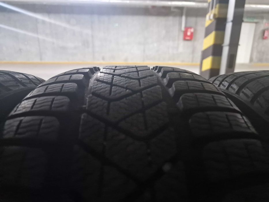 Opony zimowe Pirelli Sottozero Winter 225/55 R18