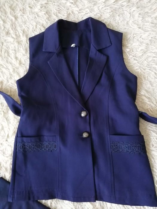 Шкільна форма для дівчинки