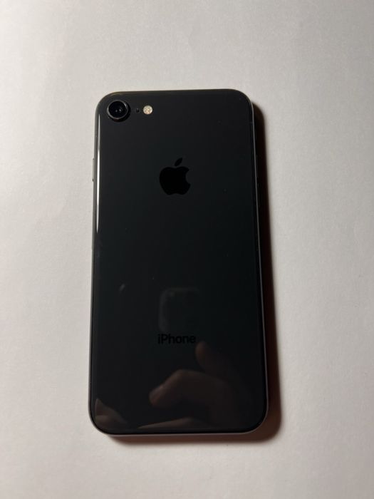 Продам отличный Iphone 8 (64gb) black