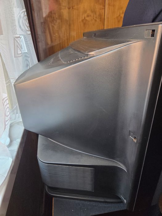 Stary telewizor Toshiba 285D8W