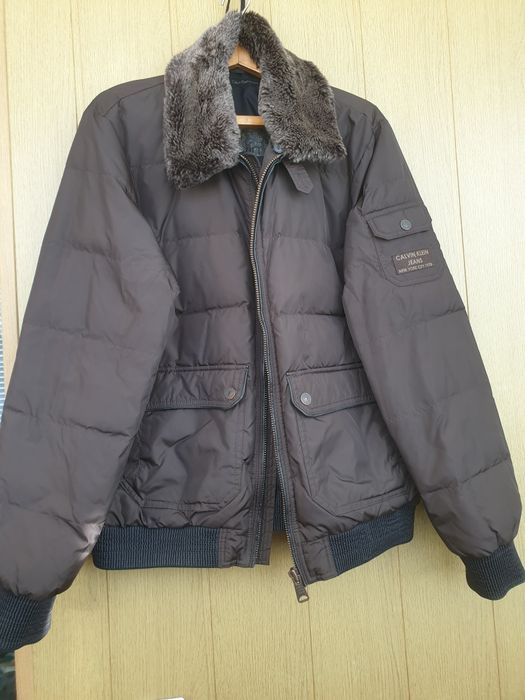 Продам мужскую пуховую куртку Calvin Klein Jeans в хорошем состоянии.