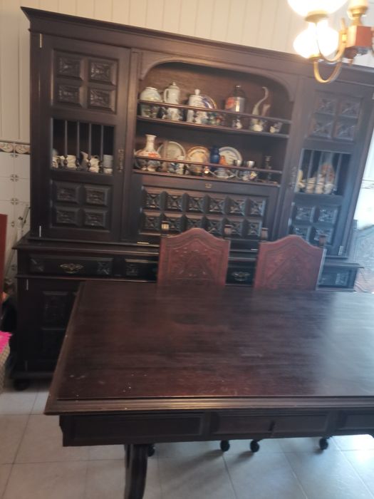 Mobília completa de sala - móvel, mesa e 6 cadeiras