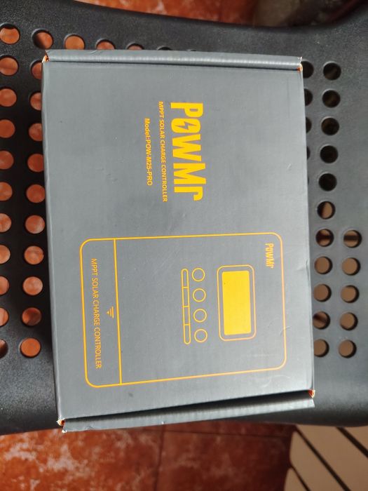 Regulator solarny fotowoltaiczny  MPPT 25A POWMR 12/24V LCD USB