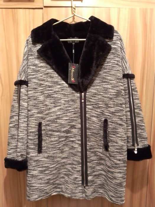 Продам новую женскую куртку , пальто