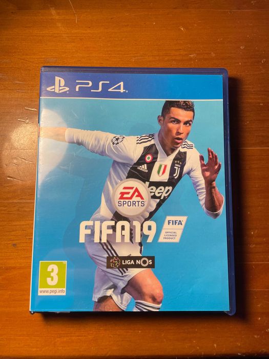 Vendo Fifa 15 e 19 - PS4