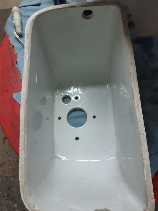 Унітаз новий ,білий