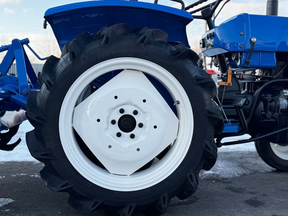 Трактор HINOMOTO E18