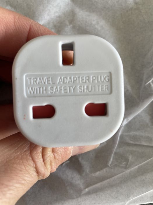 Dois adaptadores de tomadas64563914805507121