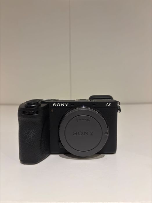 Sony a6700 - Corpo + Objetiva Sony FE 35mm f/1.8